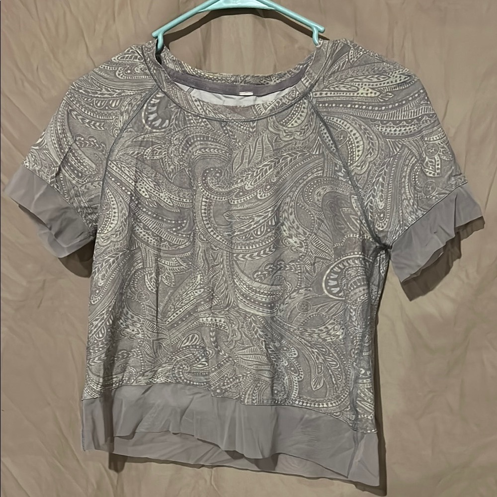 Lululemon T-shirt